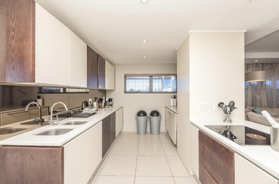 4 Bedroom Property for Sale in Waves Edge Western Cape